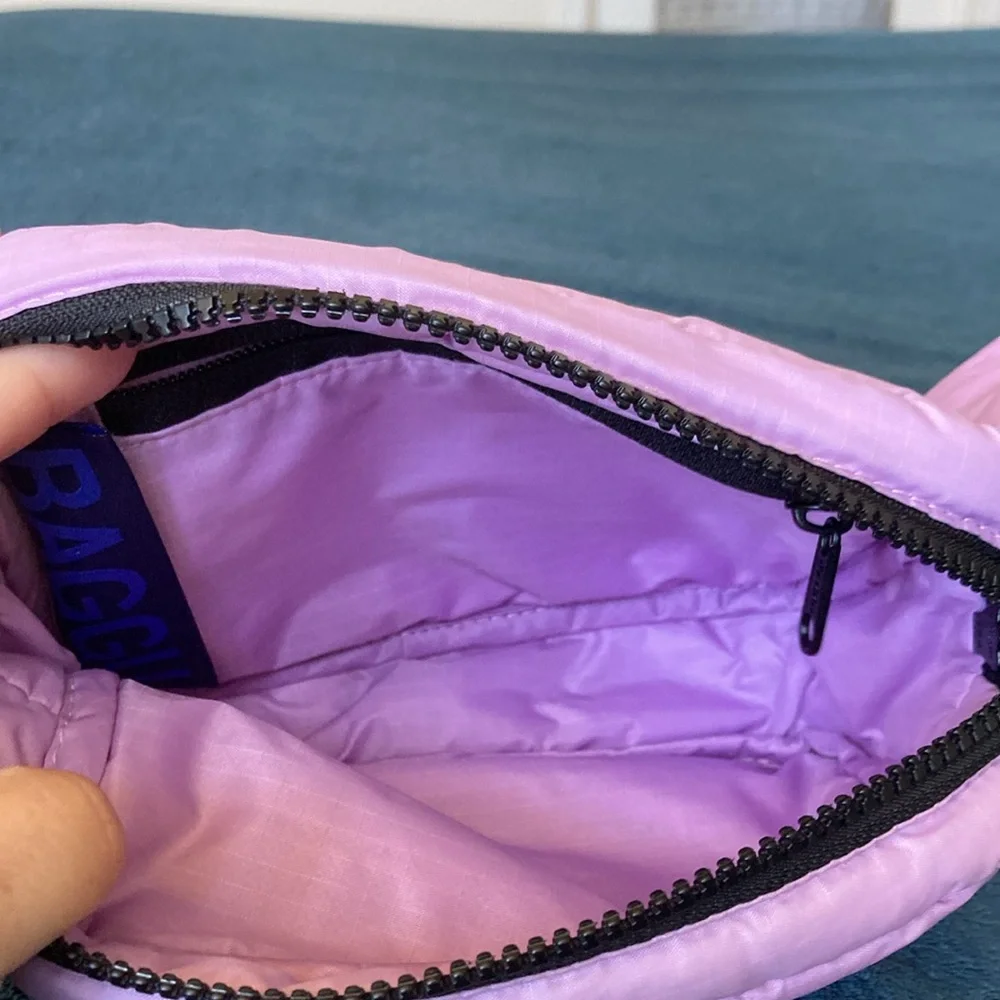 BAGGU Puffy Fanny pack Crossbody Bag in Lavender Lilac - Picture 9 of 13